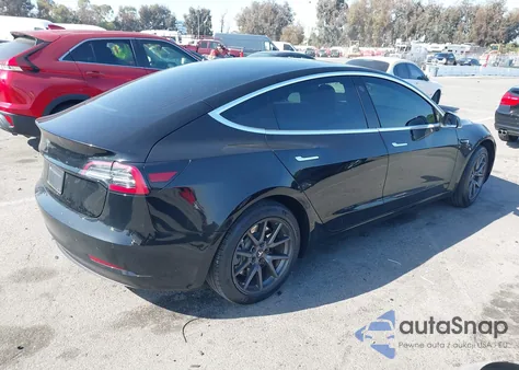 2020 Tesla Model 3 Standard Range Plus Rear-Wheel Drive/Standard Range Rear-Wheel Drive z USA, uszkodzony, nr VIN 5YJ3E1EA5LF739053
